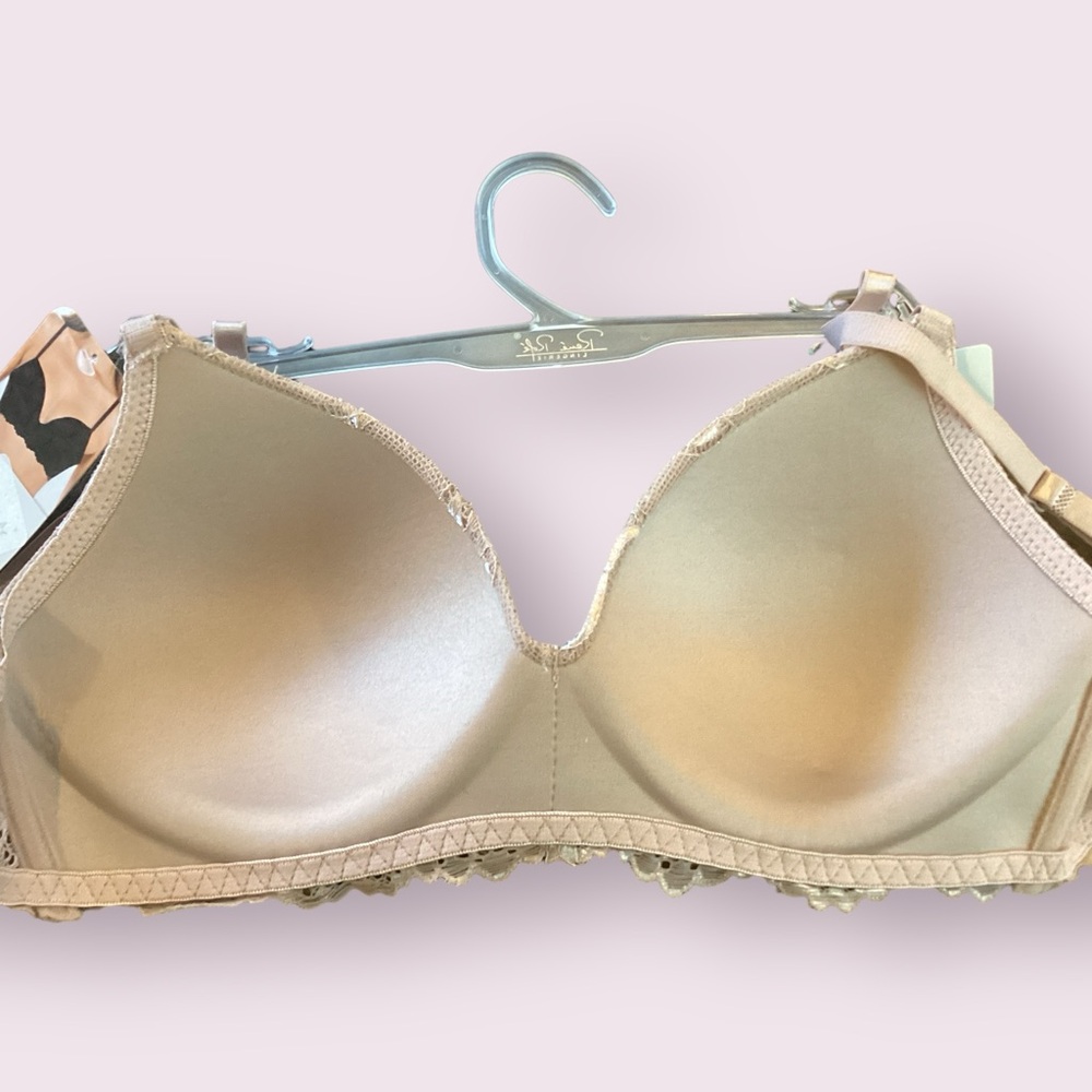 🌸WIRELESS Lace Bra - Picture 2 of 7
